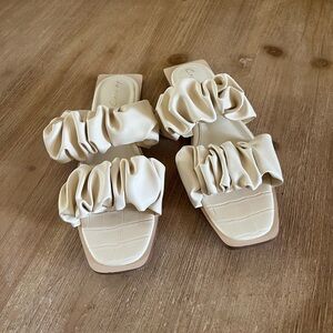 Circus by Sam Edelman cream Iggy slides